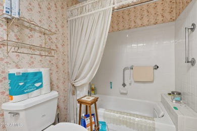 This is the largest townhome in Sun Lakes! 2 bed 2 bath home on Cottonwood Country Club in Arizona - for sale on GolfHomes.com, golf home, golf lot