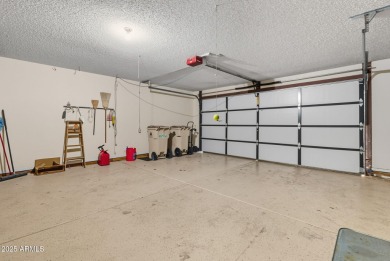 This is the largest townhome in Sun Lakes! 2 bed 2 bath home on Cottonwood Country Club in Arizona - for sale on GolfHomes.com, golf home, golf lot