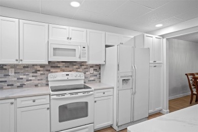 BEAUTIFUL 55+ GATED COMMUNITY! **REMODELED** unit featuring 2 on Inverrary Country Club in Florida - for sale on GolfHomes.com, golf home, golf lot