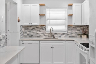BEAUTIFUL 55+ GATED COMMUNITY! **REMODELED** unit featuring 2 on Inverrary Country Club in Florida - for sale on GolfHomes.com, golf home, golf lot
