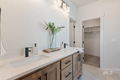 Thoughtfully designed single-level floor plan offers 3 bedrooms on Hunters Point Golf Club in Idaho - for sale on GolfHomes.com, golf home, golf lot