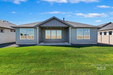Thoughtfully designed single-level floor plan offers 3 bedrooms on Hunters Point Golf Club in Idaho - for sale on GolfHomes.com, golf home, golf lot