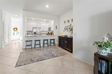 Convenient Lakewood Ranch location with fabulous amenities! This on Lakewood National Golf Club in Florida - for sale on GolfHomes.com, golf home, golf lot