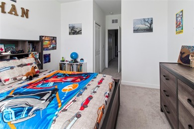 Convenient Lakewood Ranch location with fabulous amenities! This on Lakewood National Golf Club in Florida - for sale on GolfHomes.com, golf home, golf lot