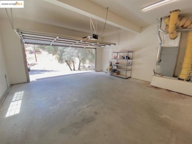 Welcome to the Gateway to Yosemite, Groveland! This 3 bedroom 2 on Pine Mountain Lake Country Club in California - for sale on GolfHomes.com, golf home, golf lot