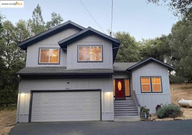 Welcome to the Gateway to Yosemite, Groveland! This 3 bedroom 2 on Pine Mountain Lake Country Club in California - for sale on GolfHomes.com, golf home, golf lot