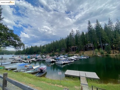 Welcome to the Gateway to Yosemite, Groveland! This 3 bedroom 2 on Pine Mountain Lake Country Club in California - for sale on GolfHomes.com, golf home, golf lot
