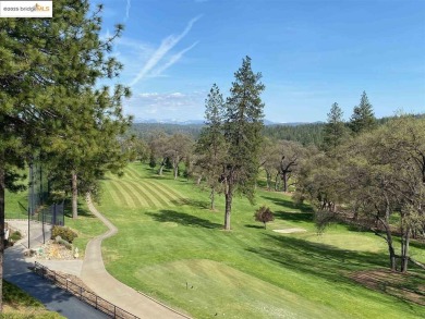 Welcome to the Gateway to Yosemite, Groveland! This 3 bedroom 2 on Pine Mountain Lake Country Club in California - for sale on GolfHomes.com, golf home, golf lot