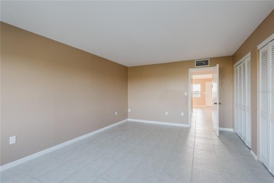 CHARMING ONE BEDROOM CONDO WITH RESORT-STYLE AMENTIES. Welcome on Seminole Lake Country Club in Florida - for sale on GolfHomes.com, golf home, golf lot