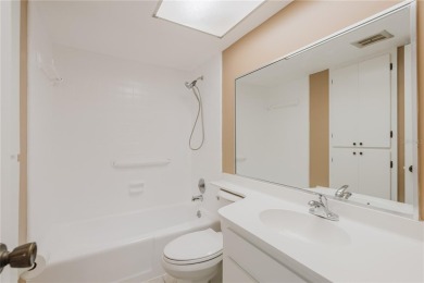 CHARMING ONE BEDROOM CONDO WITH RESORT-STYLE AMENTIES. Welcome on Seminole Lake Country Club in Florida - for sale on GolfHomes.com, golf home, golf lot