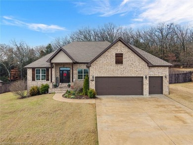 Beautiful 4 bedroom, 3 bath home located on the golf course on Eagle Crest Golf Course in Arkansas - for sale on GolfHomes.com, golf home, golf lot