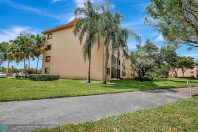 This  2 bd /1.5 bath features laminated floors throughout on Flamingo Lakes Country Club in Florida - for sale on GolfHomes.com, golf home, golf lot