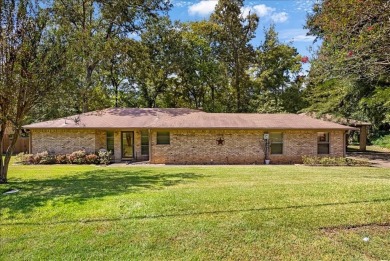 Discover the potential in this 3 bedroom, 2 bath home tucked on Hide-A-Way Lake Golf Course in Texas - for sale on GolfHomes.com, golf home, golf lot