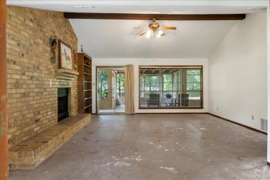 Discover the potential in this 3 bedroom, 2 bath home tucked on Hide-A-Way Lake Golf Course in Texas - for sale on GolfHomes.com, golf home, golf lot