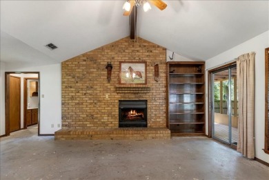 Discover the potential in this 3 bedroom, 2 bath home tucked on Hide-A-Way Lake Golf Course in Texas - for sale on GolfHomes.com, golf home, golf lot