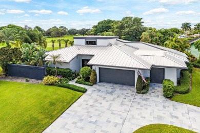 Welcome to 698 E Lakewoode Circle, an exquisite single-story on Hamlet Country Club in Florida - for sale on GolfHomes.com, golf home, golf lot