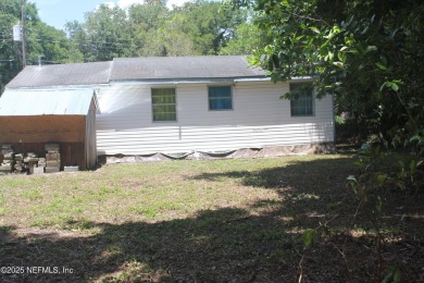 Charming Cottage Near Golf, Parks, and Beaches! Discover the on Palatka Golf Club in Florida - for sale on GolfHomes.com, golf home, golf lot