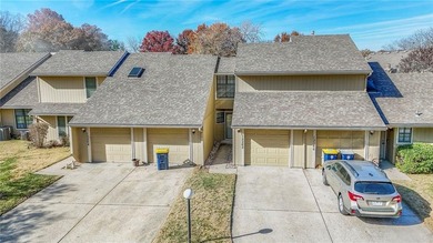 Welcome home to this maintenance-provided townhome ideally on Minor Park Golf Course in Missouri - for sale on GolfHomes.com, golf home, golf lot