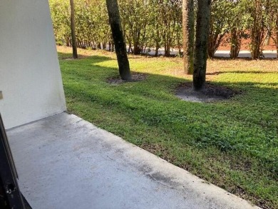 THIS 2/2  SPACIOUS AND PRISTINE CONDO IS MOVE IN READY.FIRST on Bear Lakes Country Club in Florida - for sale on GolfHomes.com, golf home, golf lot