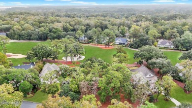 Close the back gate, shopping, groceries, dining  more!  Welcome on Belfair Golf Club in South Carolina - for sale on GolfHomes.com, golf home, golf lot