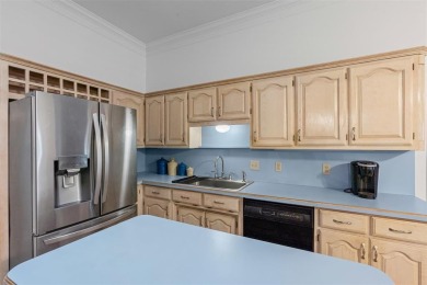 This spacious home features a fresh interior paint job and on De Cordova Bend Country Club in Texas - for sale on GolfHomes.com, golf home, golf lot