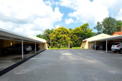 FIXER UPPER. Freshly painted and all carpet removed, it's now on Bradenton Country Club in Florida - for sale on GolfHomes.com, golf home, golf lot