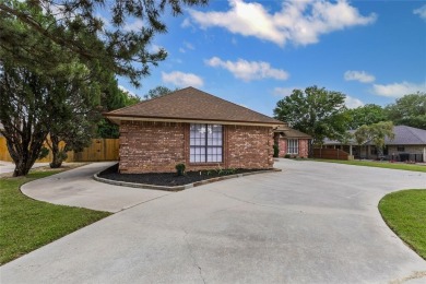 This spacious home features a fresh interior paint job and on De Cordova Bend Country Club in Texas - for sale on GolfHomes.com, golf home, golf lot