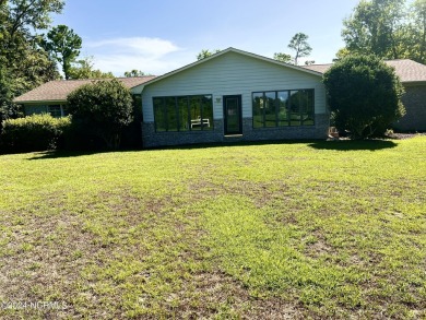 OUTSTANDING LOCATION! PRICE REDUCTION! The opportunity is yours on Belvedere Country Club in North Carolina - for sale on GolfHomes.com, golf home, golf lot