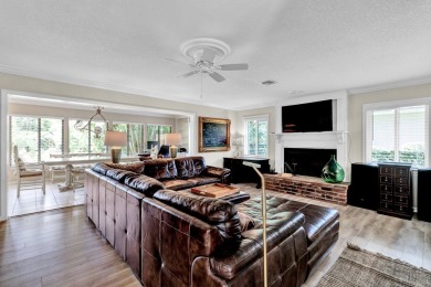 Detached home in beautiful Golf Community.  This 2bd, 2bath 2 on Bent Pine Golf Club in Florida - for sale on GolfHomes.com, golf home, golf lot