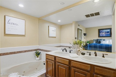 THE CONDO TO OWN - THE ULTIMATE WINTER ESCAPE This prime on London Bridge Golf Course in Arizona - for sale on GolfHomes.com, golf home, golf lot