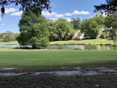 2Bed/1bath Quad overlooking Hilamin Golf Course several long on Hilaman Park Golf Course in Florida - for sale on GolfHomes.com, golf home, golf lot