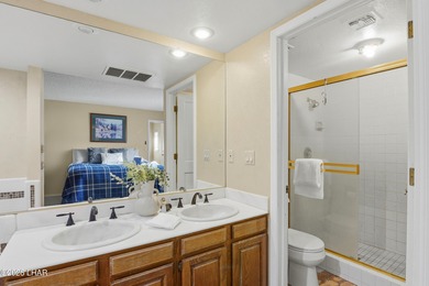 THE CONDO TO OWN - THE ULTIMATE WINTER ESCAPE This prime on London Bridge Golf Course in Arizona - for sale on GolfHomes.com, golf home, golf lot