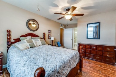 Discover this charming 2-bedroom, 2-bath condo nestled near the on Stevens Park Golf Course in Texas - for sale on GolfHomes.com, golf home, golf lot