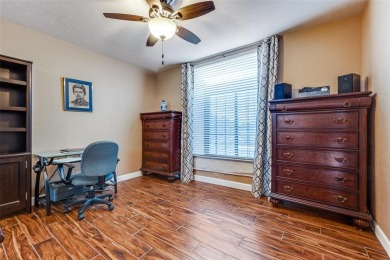 Discover this charming 2-bedroom, 2-bath condo nestled near the on Stevens Park Golf Course in Texas - for sale on GolfHomes.com, golf home, golf lot