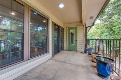 Discover this charming 2-bedroom, 2-bath condo nestled near the on Stevens Park Golf Course in Texas - for sale on GolfHomes.com, golf home, golf lot