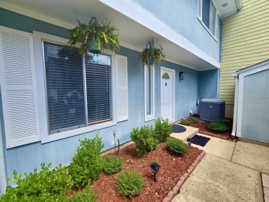 Looking for easy living in a central location with convenience on Hilaman Park Golf Course in Florida - for sale on GolfHomes.com, golf home, golf lot