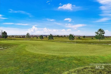Stunning home on the 17th fairway of Red Hawk golf course! A on Hunters Point Golf Club in Idaho - for sale on GolfHomes.com, golf home, golf lot