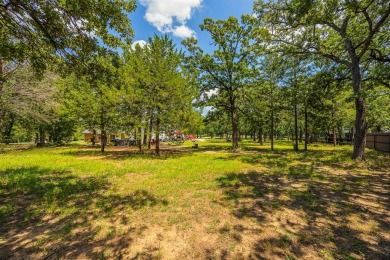 PRICED BELOW RECENT APPRAISED VALUE! Welcome to your private on Lake Kiowa Golf Course in Texas - for sale on GolfHomes.com, golf home, golf lot