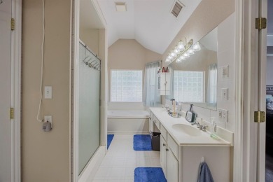 PRICED BELOW RECENT APPRAISED VALUE! Welcome to your private on Lake Kiowa Golf Course in Texas - for sale on GolfHomes.com, golf home, golf lot