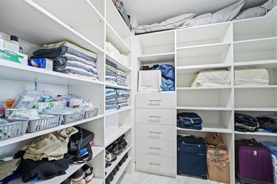 OAKS WAY*BUILDING 115*BEST OF THE BEST KING! Located on the 5TH on Palm-Aire Country Club and Resort - The Oaks in Florida - for sale on GolfHomes.com, golf home, golf lot