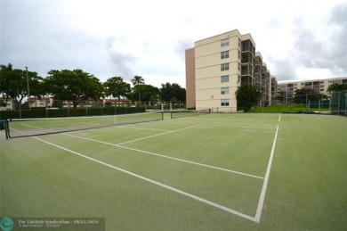 WOW!! Walk into modern elegance in this 2 bedroom 2 bath, with on Hollybrook Golf and Tennis Club  in Florida - for sale on GolfHomes.com, golf home, golf lot