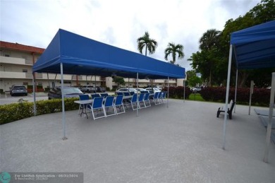 WOW!! Walk into modern elegance in this 2 bedroom 2 bath, with on Hollybrook Golf and Tennis Club  in Florida - for sale on GolfHomes.com, golf home, golf lot