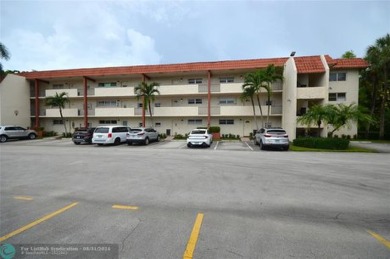 WOW!! Walk into modern elegance in this 2 bedroom 2 bath, with on Hollybrook Golf and Tennis Club  in Florida - for sale on GolfHomes.com, golf home, golf lot