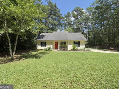 Welcome to this charming well maintained 3-bed, 2-bath move-in on Turtle Cove Golf Course in Georgia - for sale on GolfHomes.com, golf home, golf lot