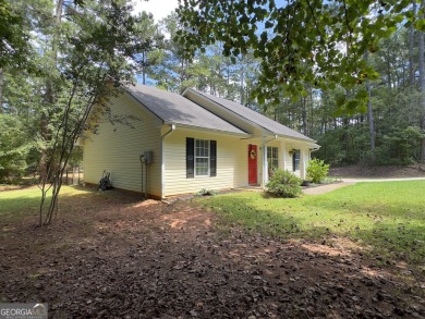 Welcome to this charming well maintained 3-bed, 2-bath move-in on Turtle Cove Golf Course in Georgia - for sale on GolfHomes.com, golf home, golf lot