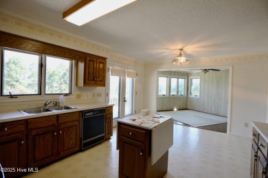LOOKING FOR A GOLF FRONT LOCATION & EASY ACCESS TO THE COURSE? on Hyland Golf Club in North Carolina - for sale on GolfHomes.com, golf home, golf lot