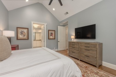 Amazing and unique National Village Townhome with fully updated on Reynolds Lake Oconee - The Oconee in Georgia - for sale on GolfHomes.com, golf home, golf lot