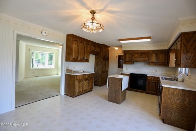 LOOKING FOR A GOLF FRONT LOCATION & EASY ACCESS TO THE COURSE? on Hyland Golf Club in North Carolina - for sale on GolfHomes.com, golf home, golf lot