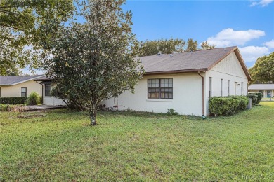 Welcome to this charming 2-bedroom, 2-bath 2- car garage home on Inverness Golf and Country Club in Florida - for sale on GolfHomes.com, golf home, golf lot