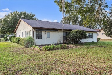 Welcome to this charming 2-bedroom, 2-bath 2- car garage home on Inverness Golf and Country Club in Florida - for sale on GolfHomes.com, golf home, golf lot